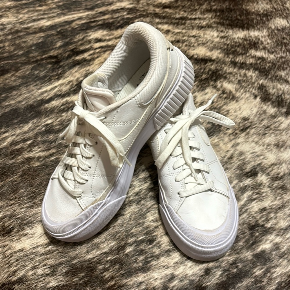 Nike Court Legacy Sneakers Size 8